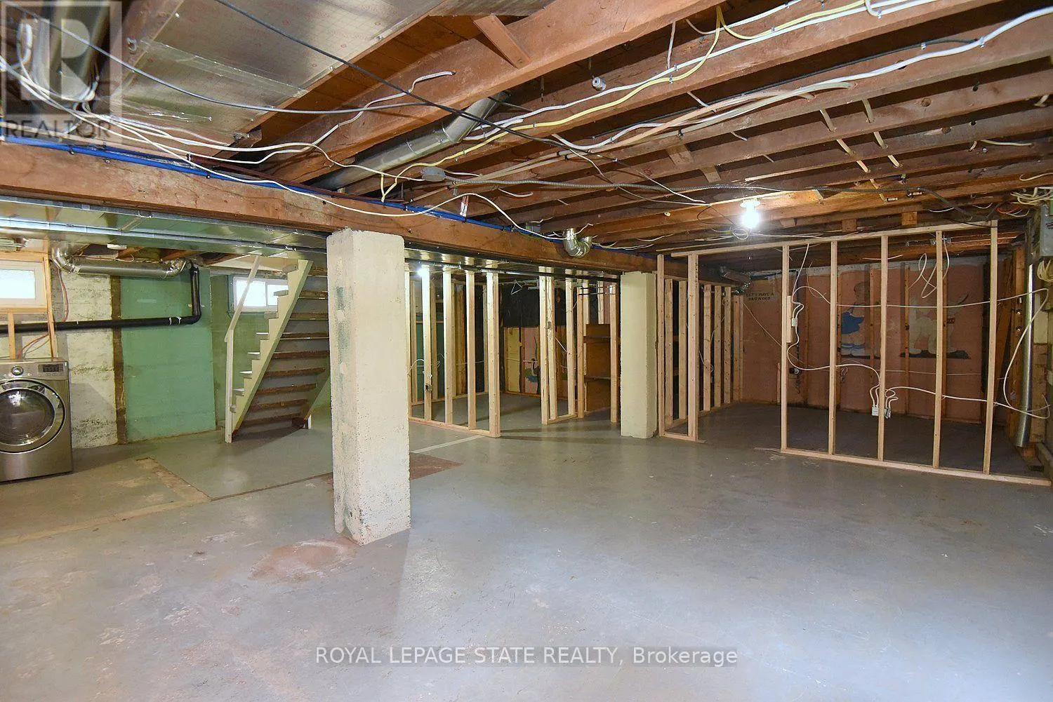 6 NELLES BOULEVARD
