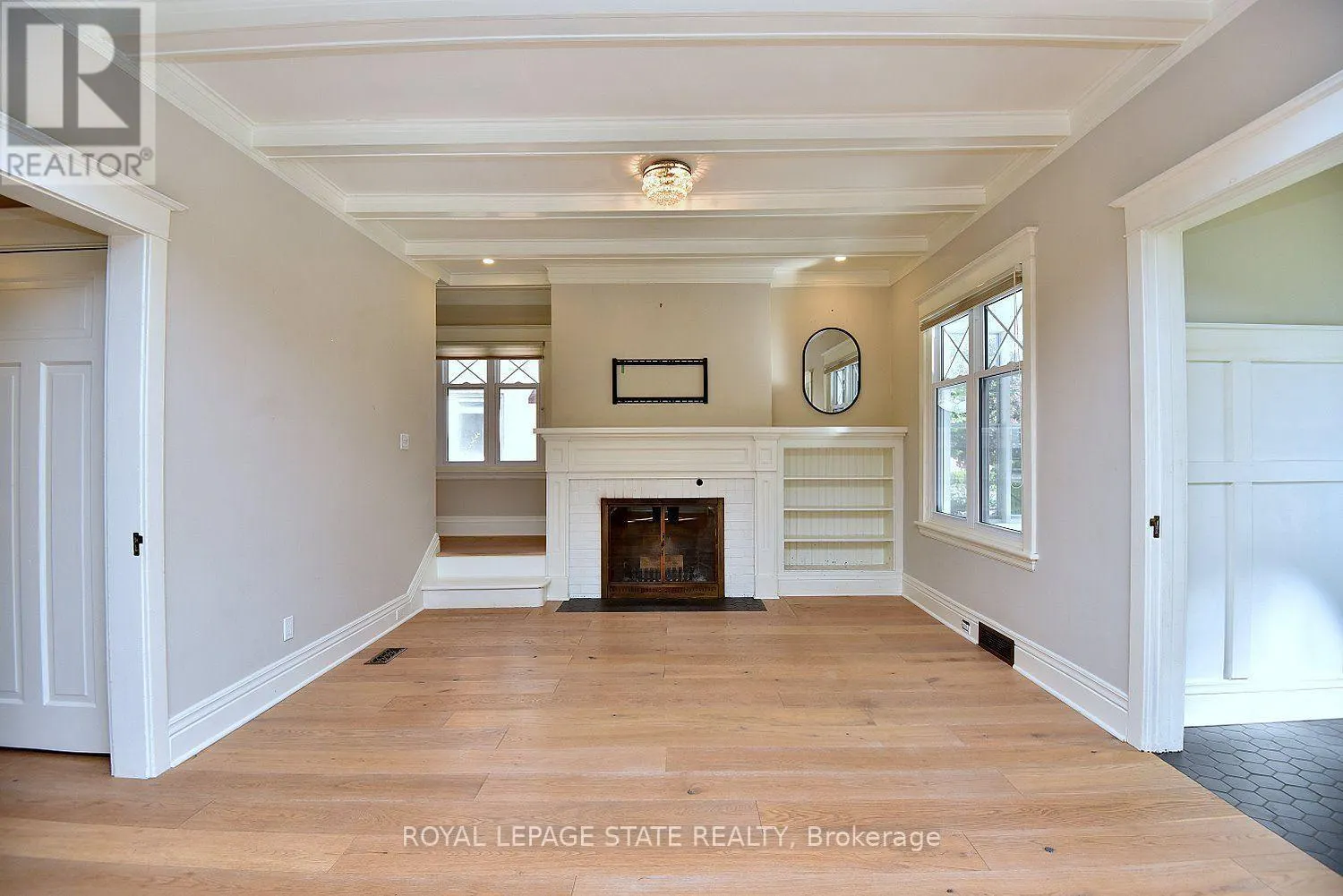 6 NELLES BOULEVARD