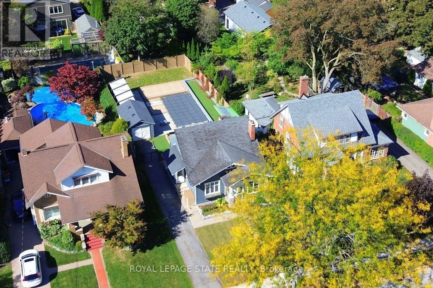 6 NELLES BOULEVARD
