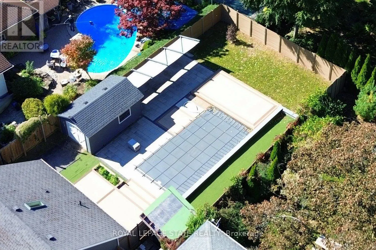 6 NELLES BOULEVARD