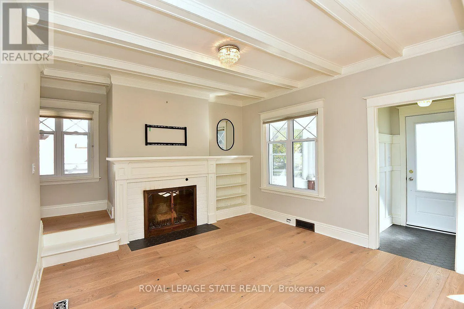 6 NELLES BOULEVARD