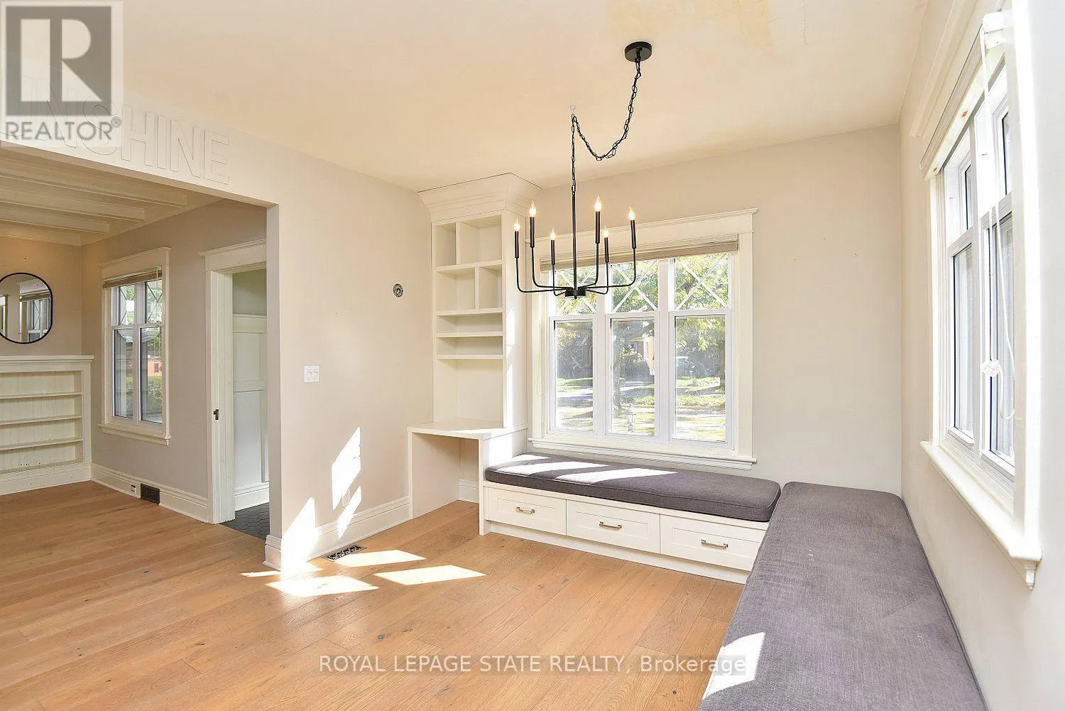 6 NELLES BOULEVARD