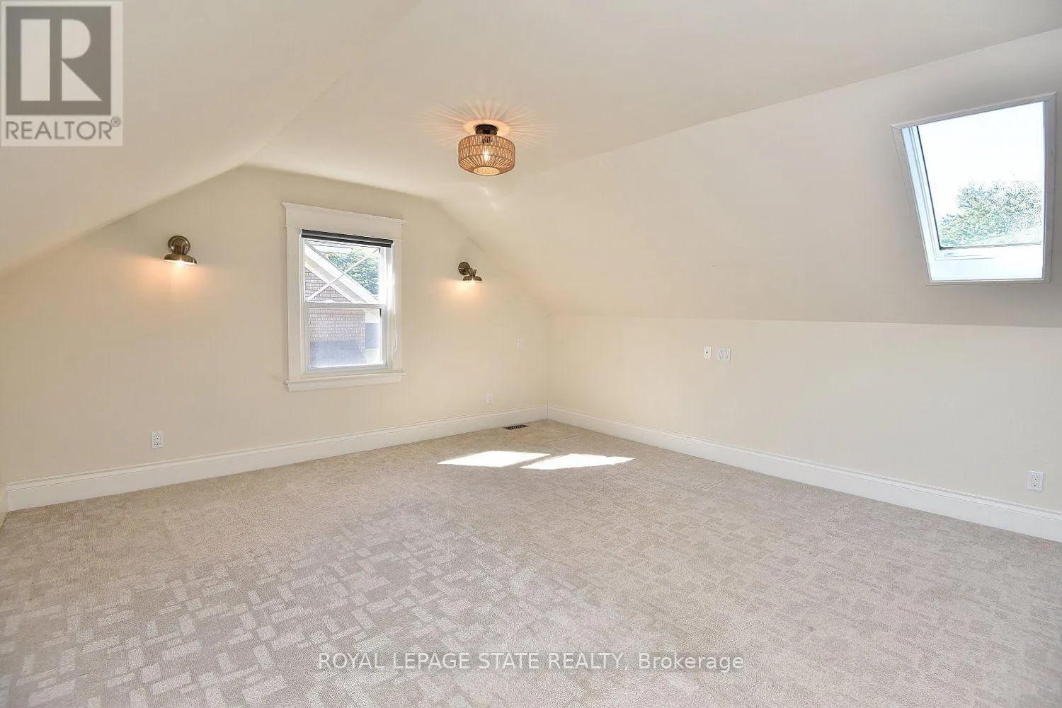 6 NELLES BOULEVARD