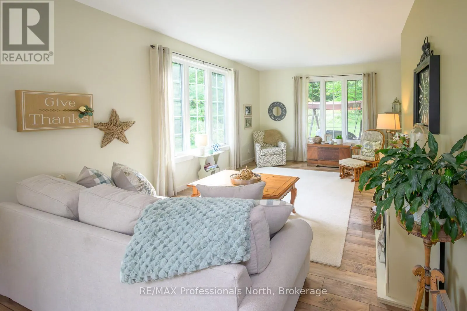427 SKYHILLS ROAD