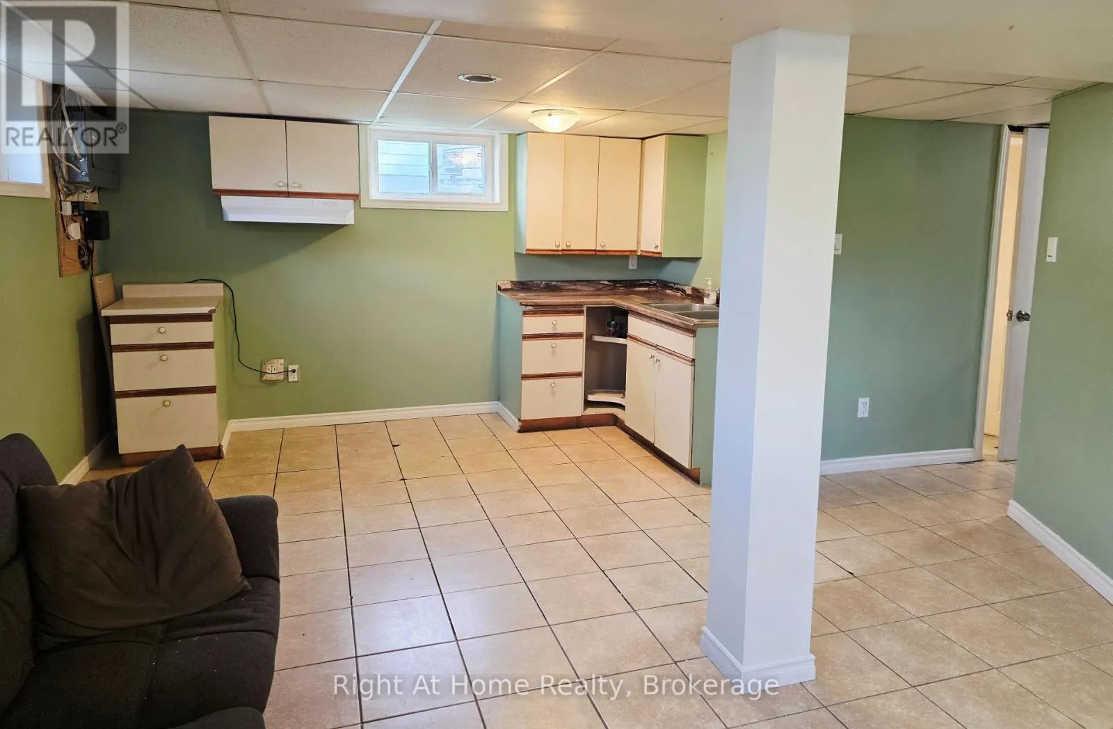 195 EMPRESS AVENUE S