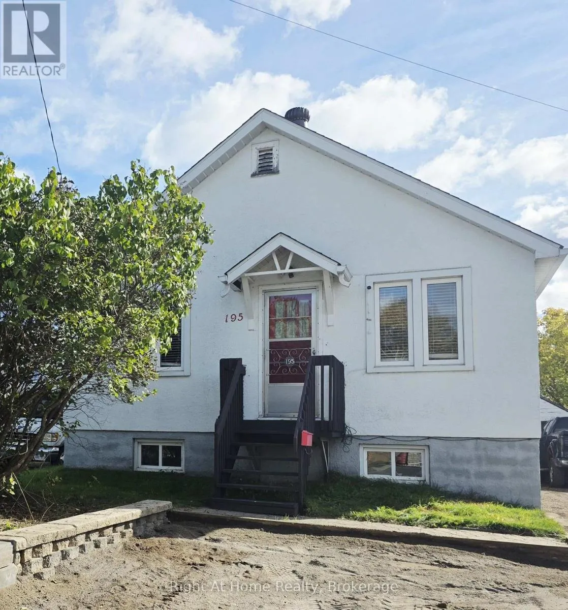 195 EMPRESS AVENUE S