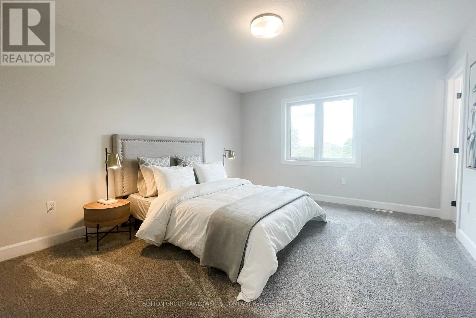 1 - 414 OLD WONDERLAND ROAD #1