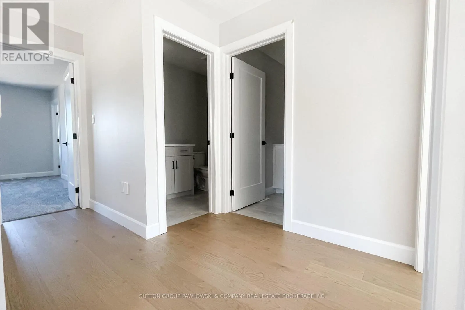 1 - 414 OLD WONDERLAND ROAD #1