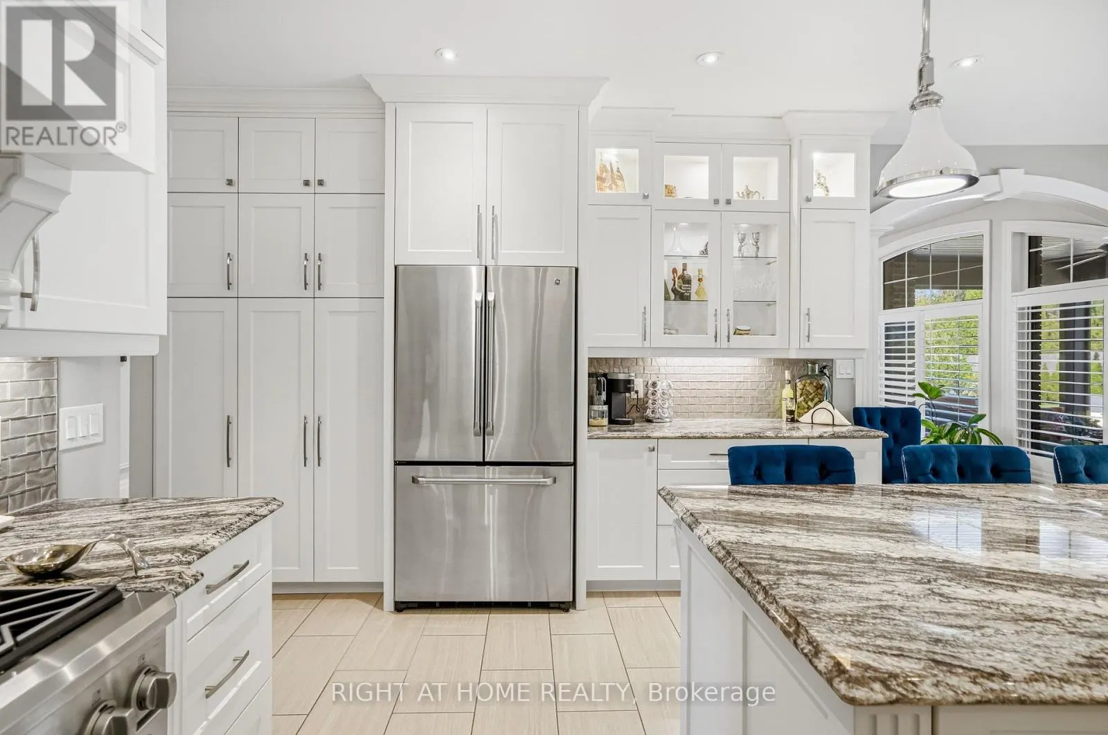 28 SANDALWOOD CRESCENT