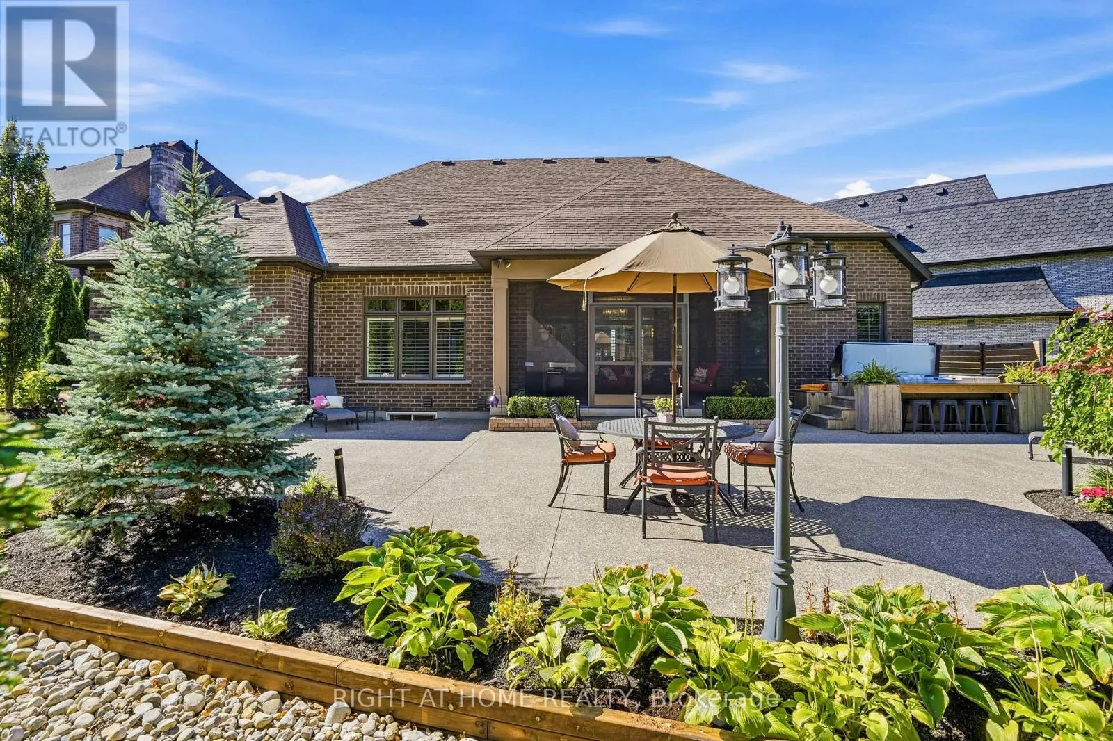 28 SANDALWOOD CRESCENT