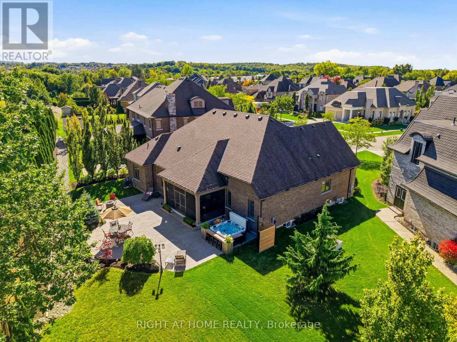 28 SANDALWOOD CRESCENT