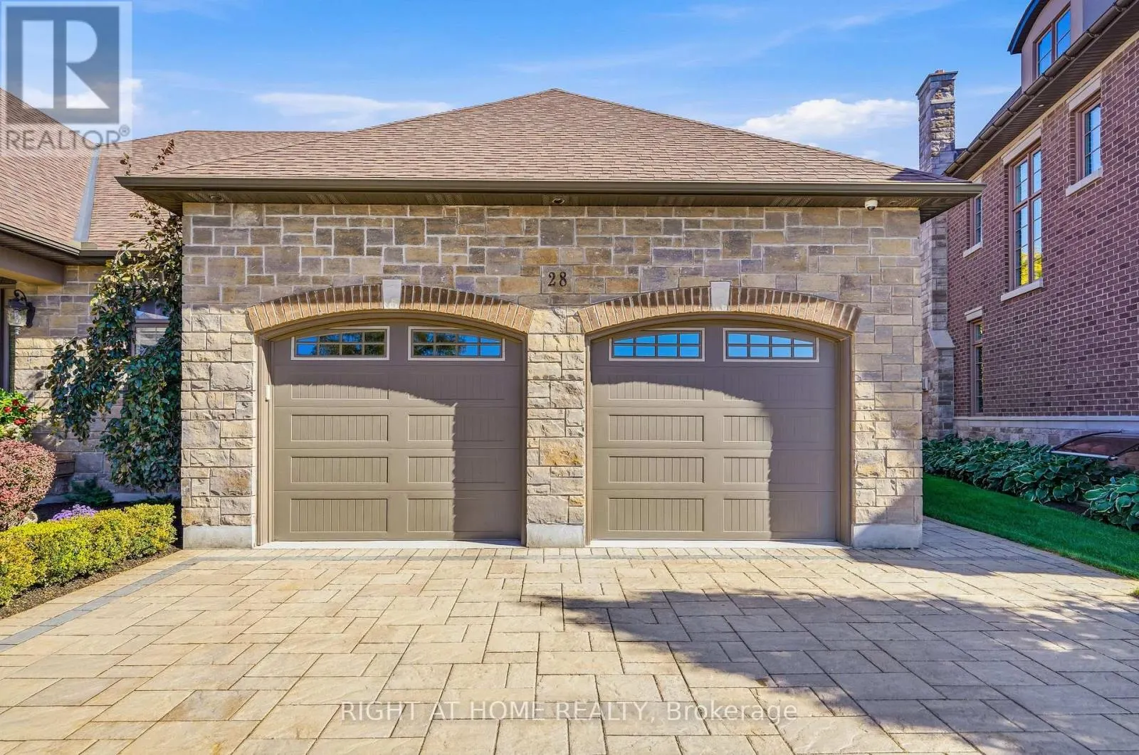 28 SANDALWOOD CRESCENT