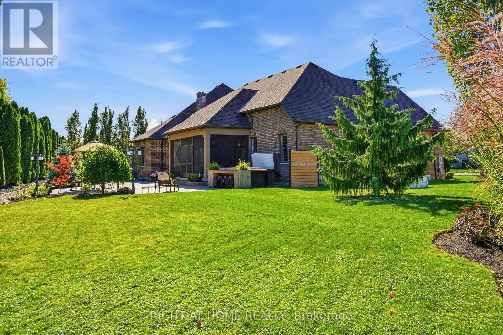 28 SANDALWOOD CRESCENT