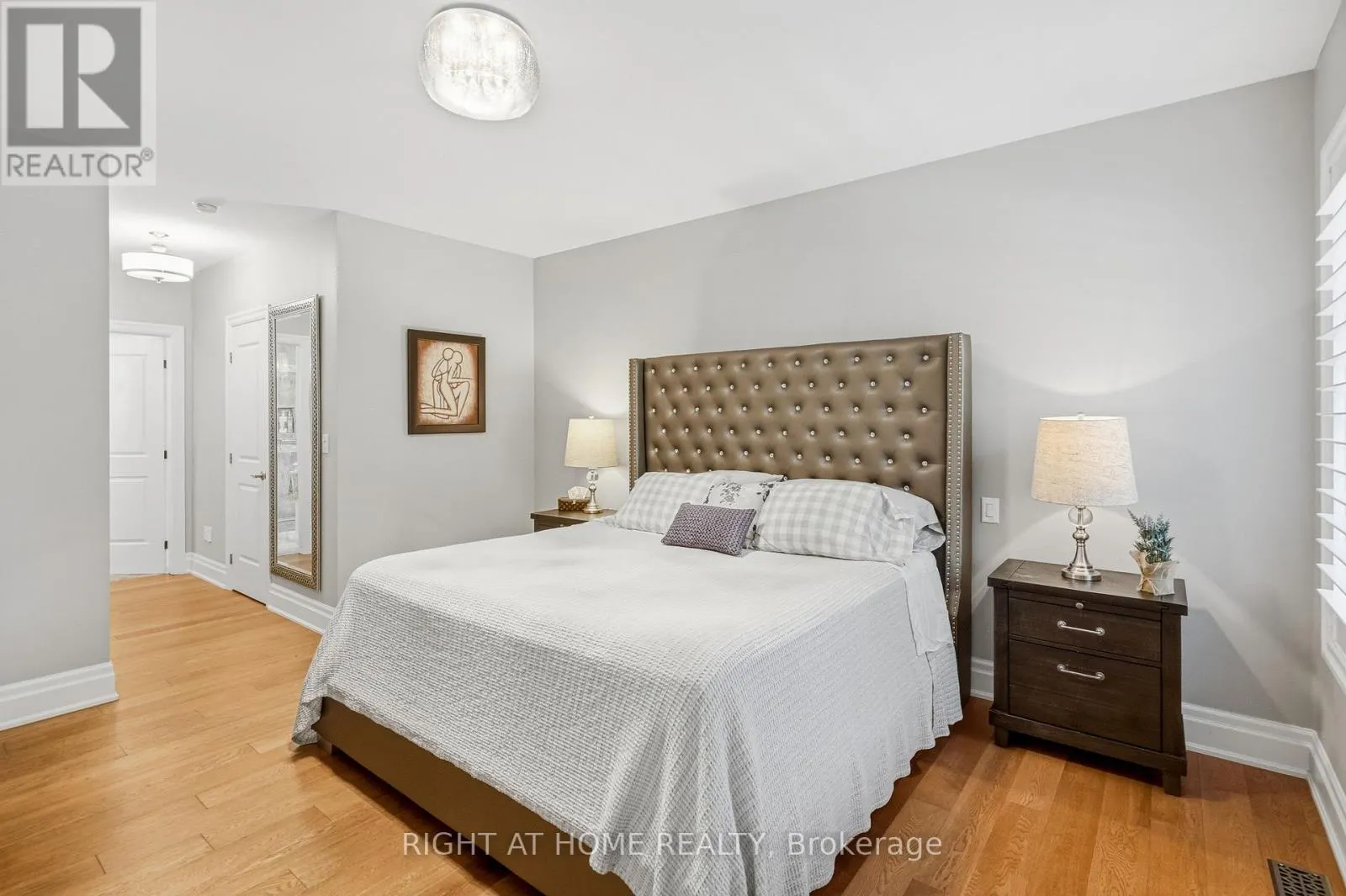 28 SANDALWOOD CRESCENT