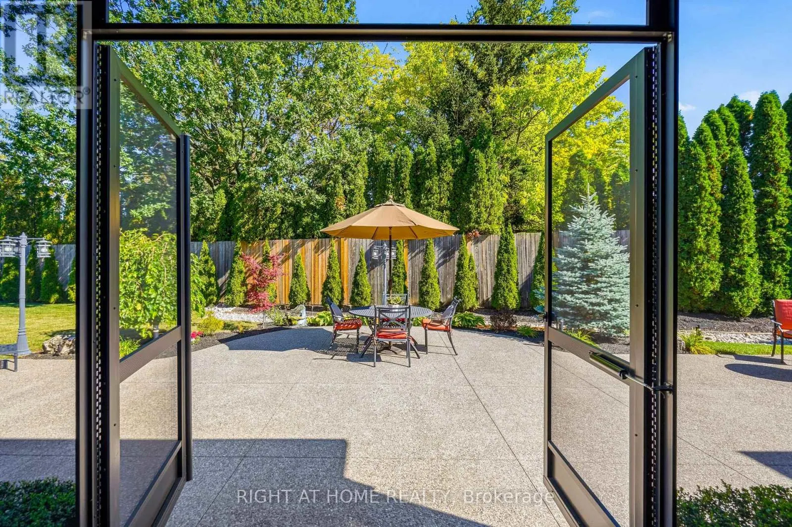 28 SANDALWOOD CRESCENT