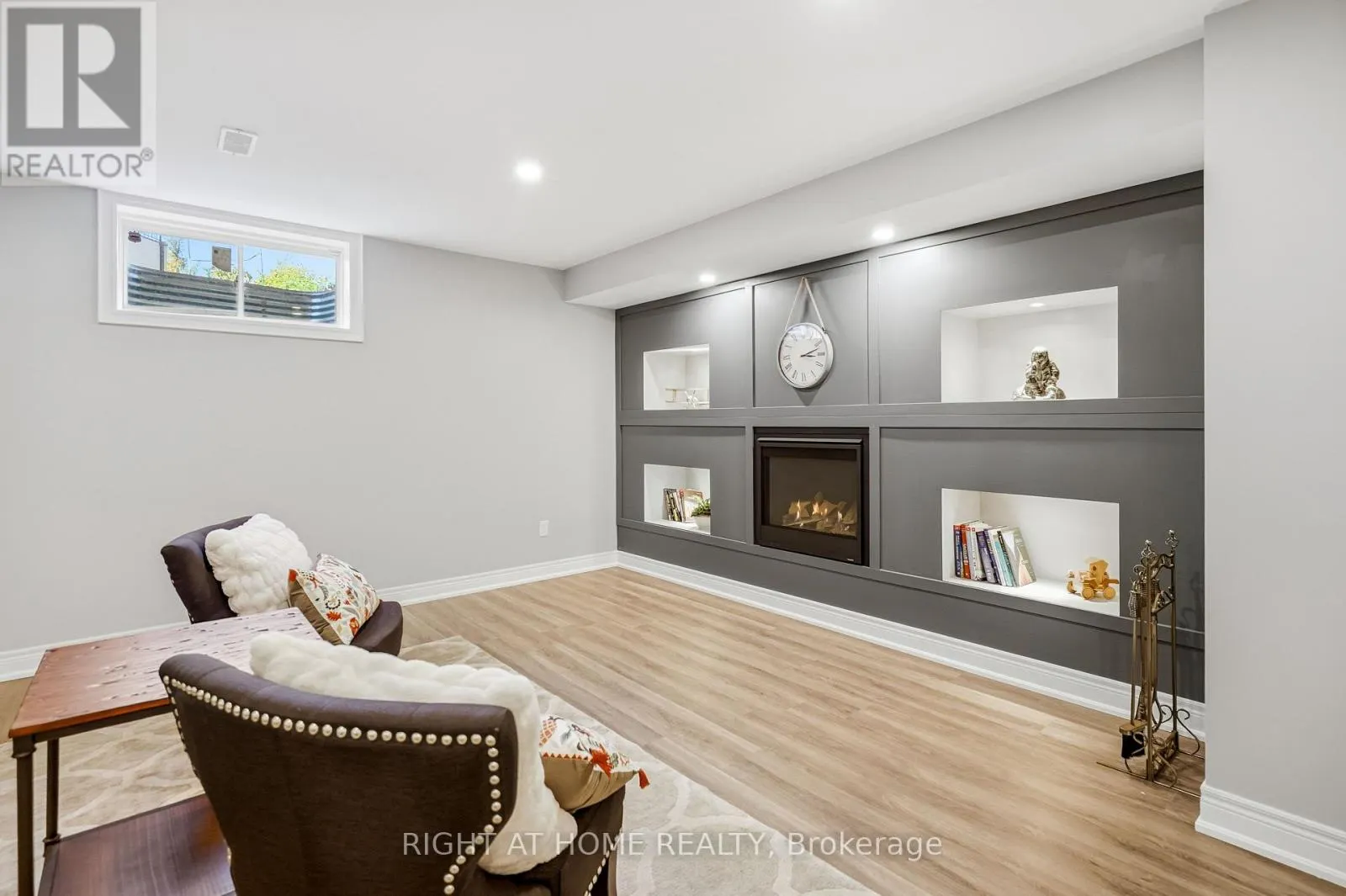 28 SANDALWOOD CRESCENT