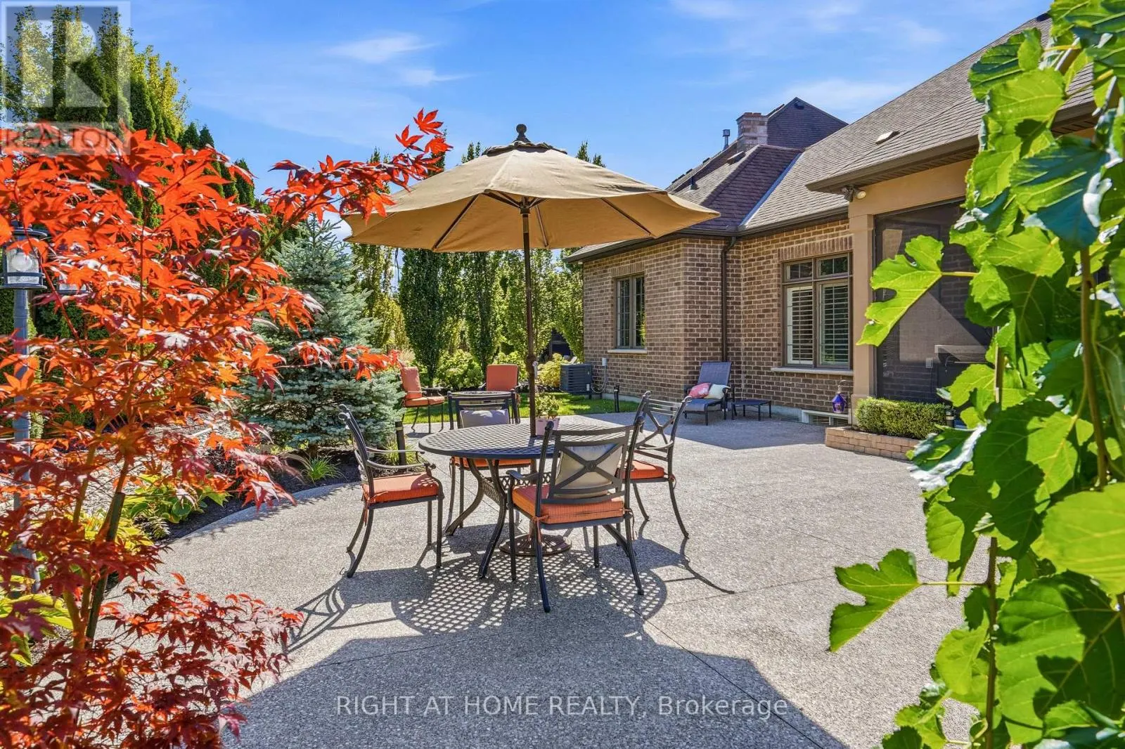 28 SANDALWOOD CRESCENT
