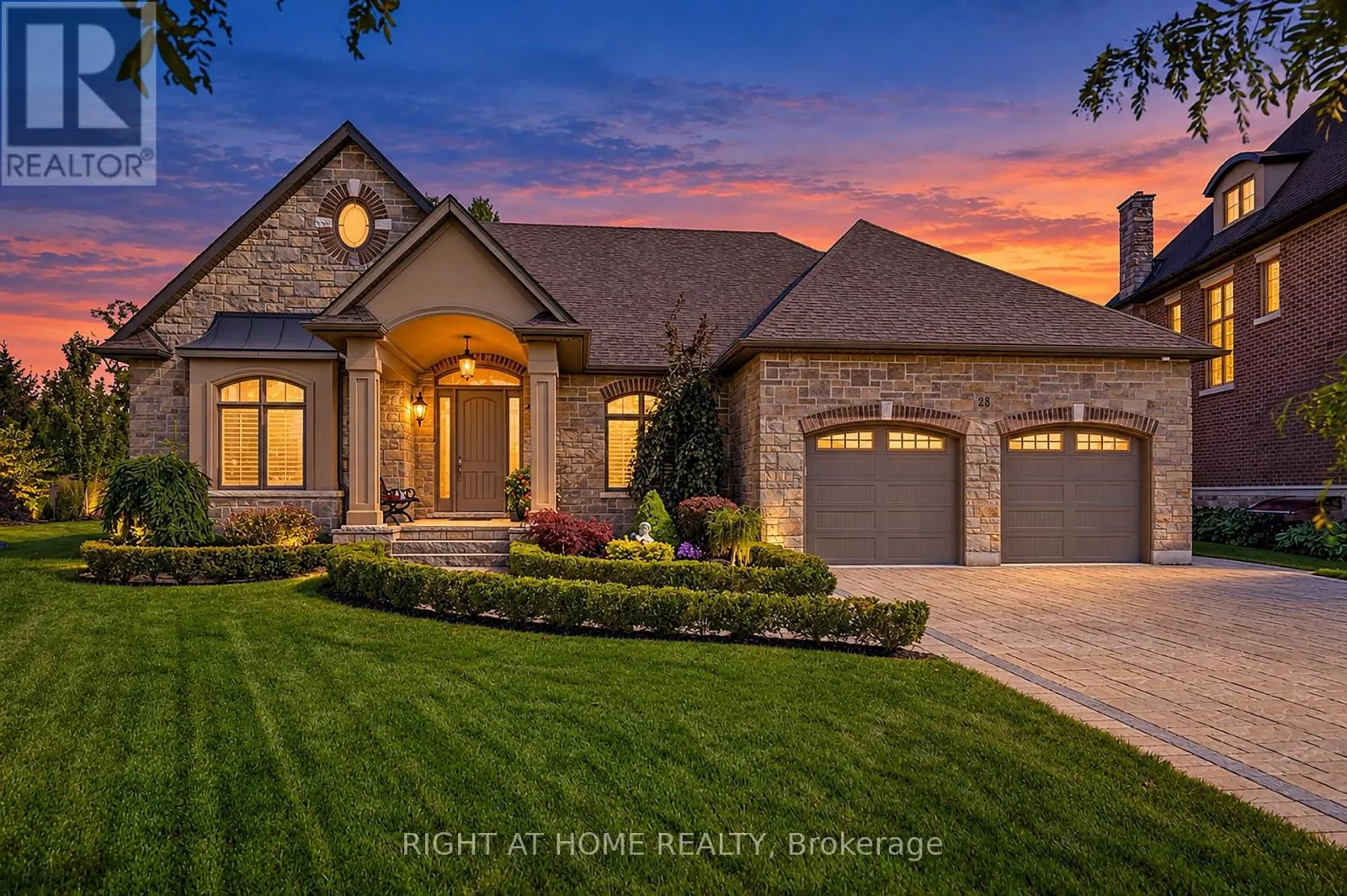 28 SANDALWOOD CRESCENT