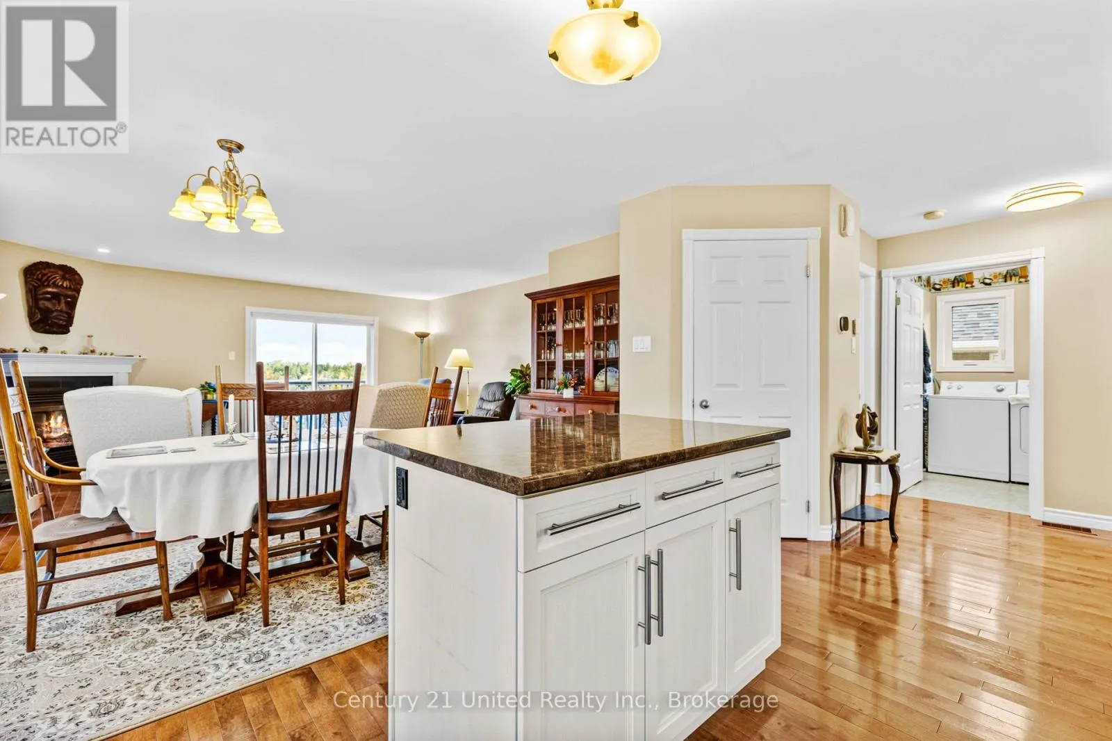 380 BIANCO CRESCENT