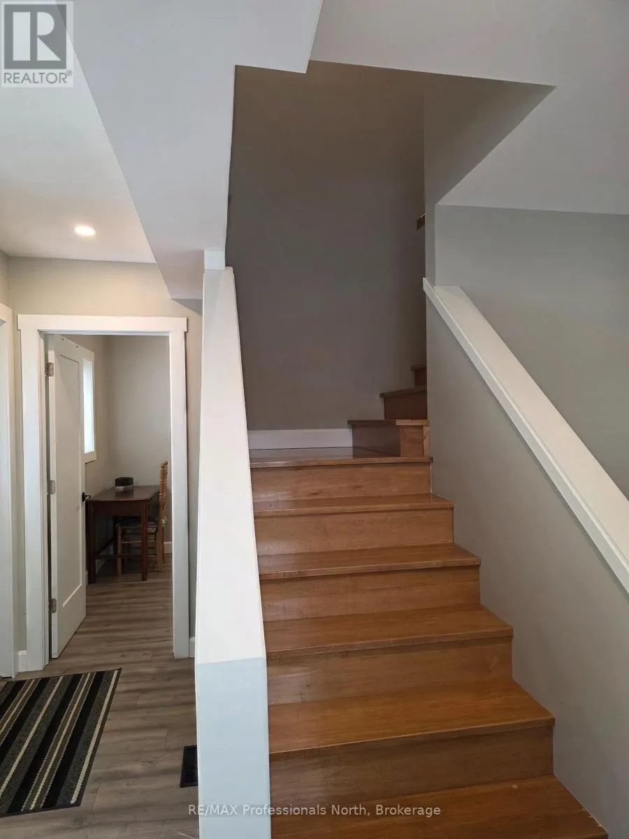 187 MAIN STREET W