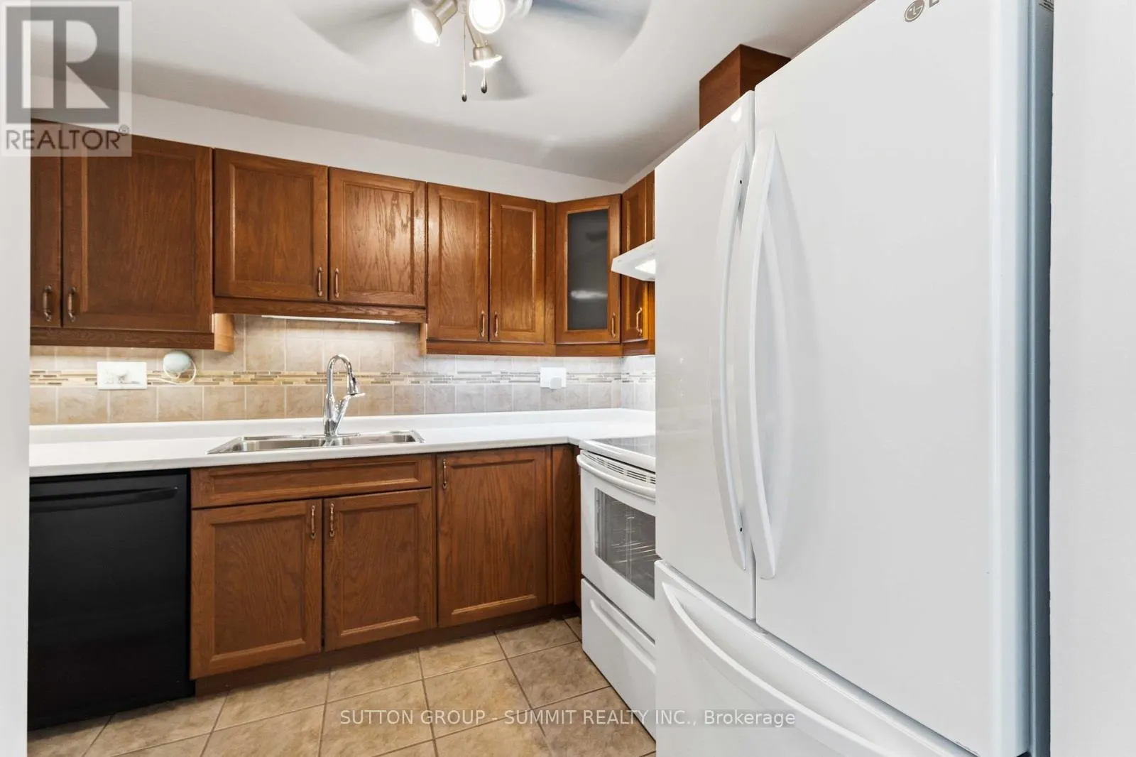 27 - 1396 UPPER OTTAWA STREET