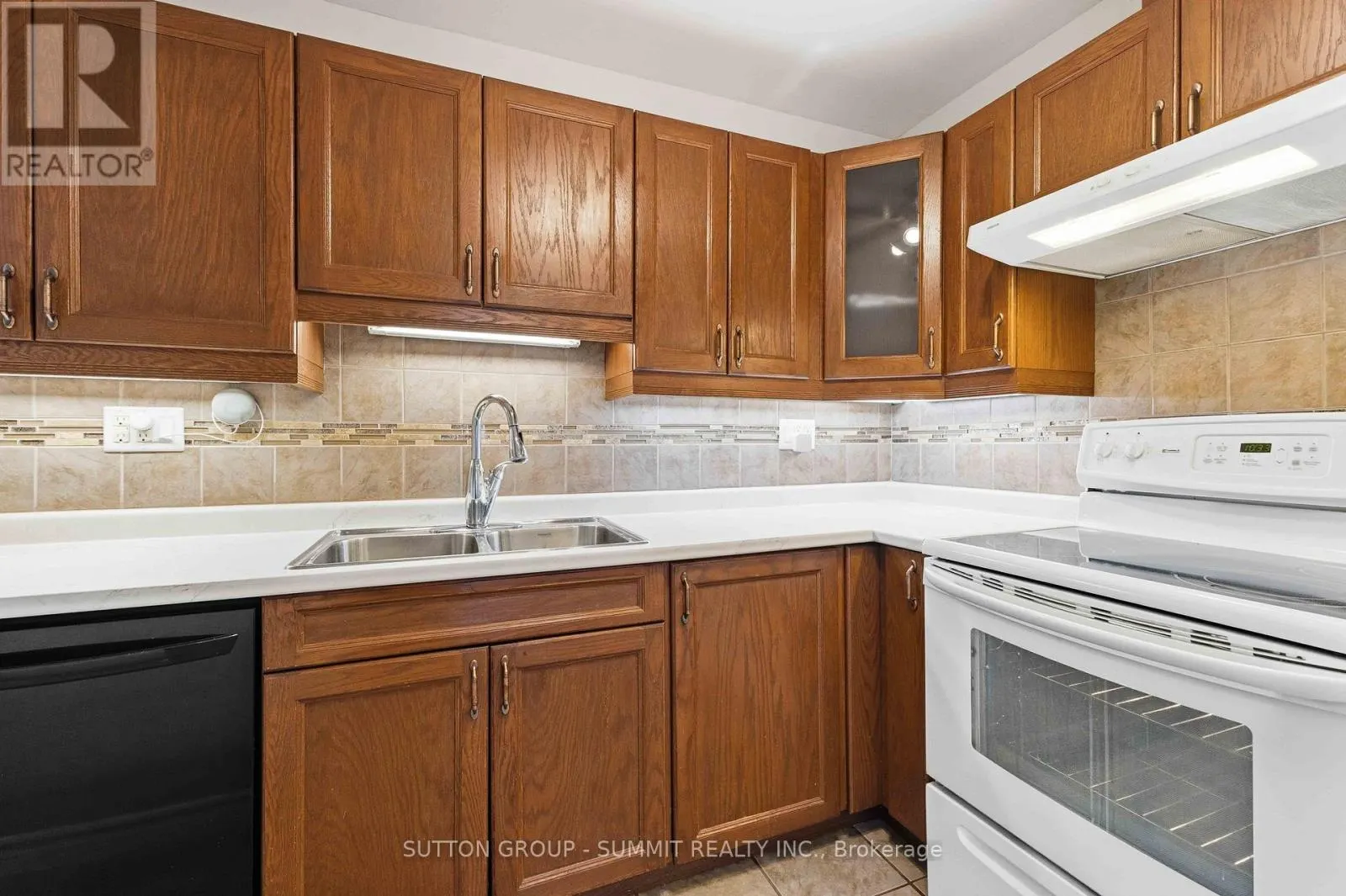 27 - 1396 UPPER OTTAWA STREET
