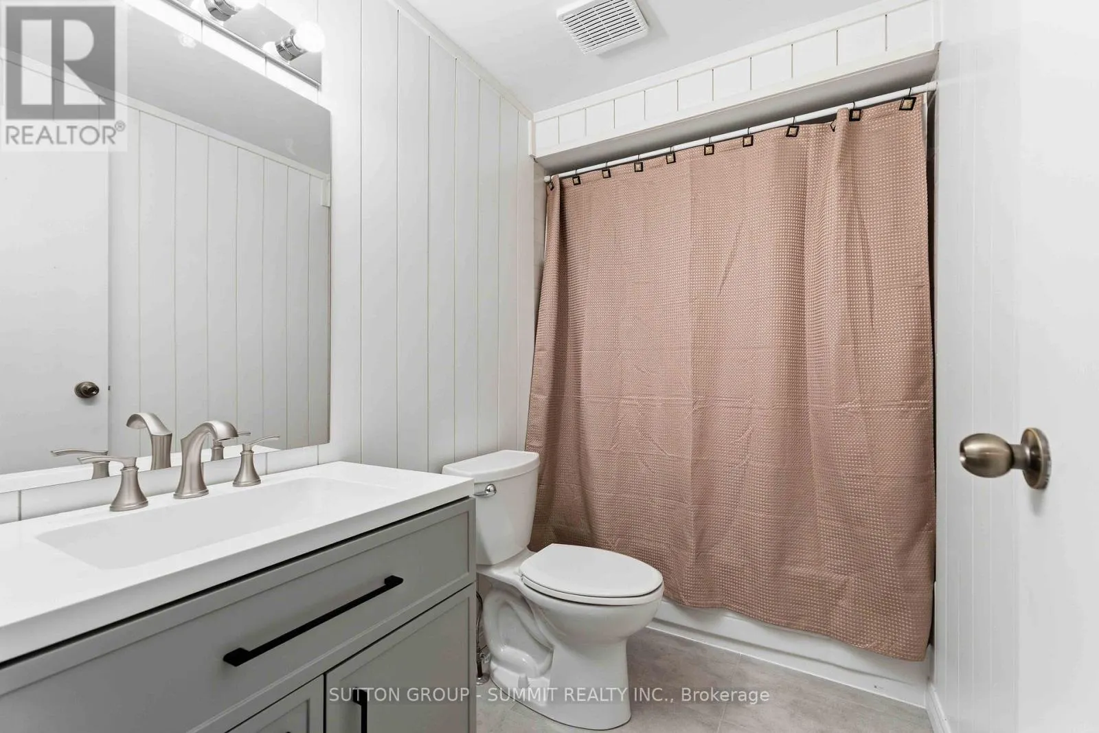 27 - 1396 UPPER OTTAWA STREET