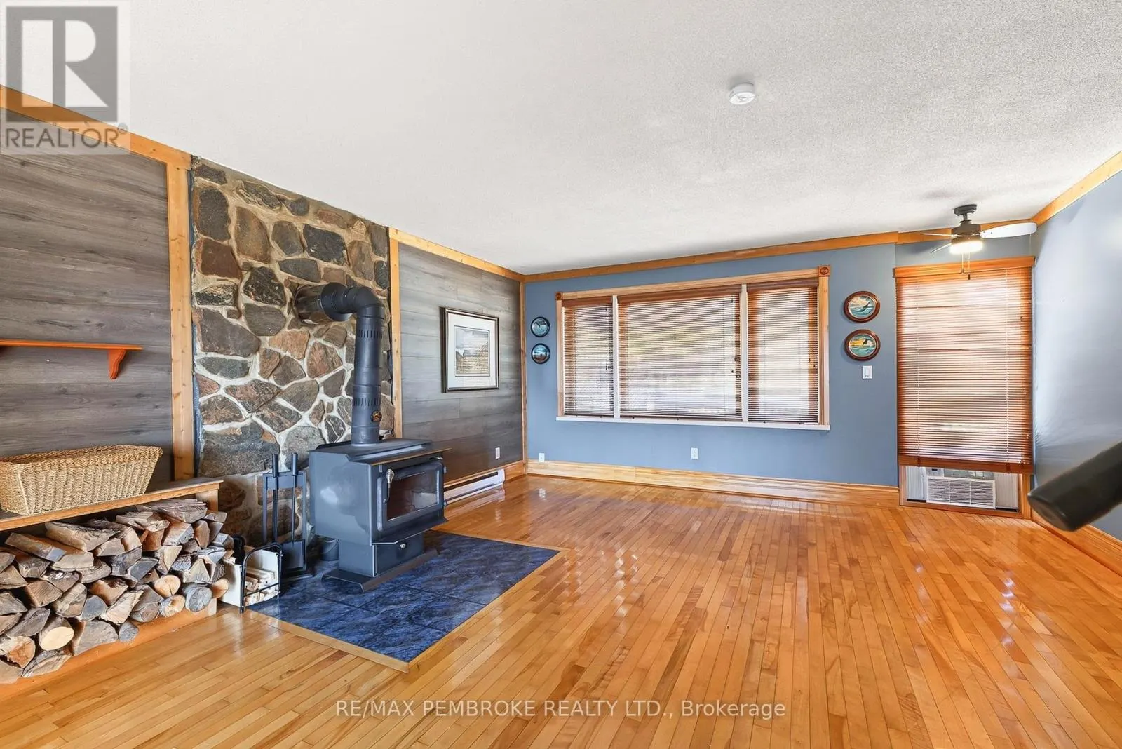 1213 BURNS DRIVE