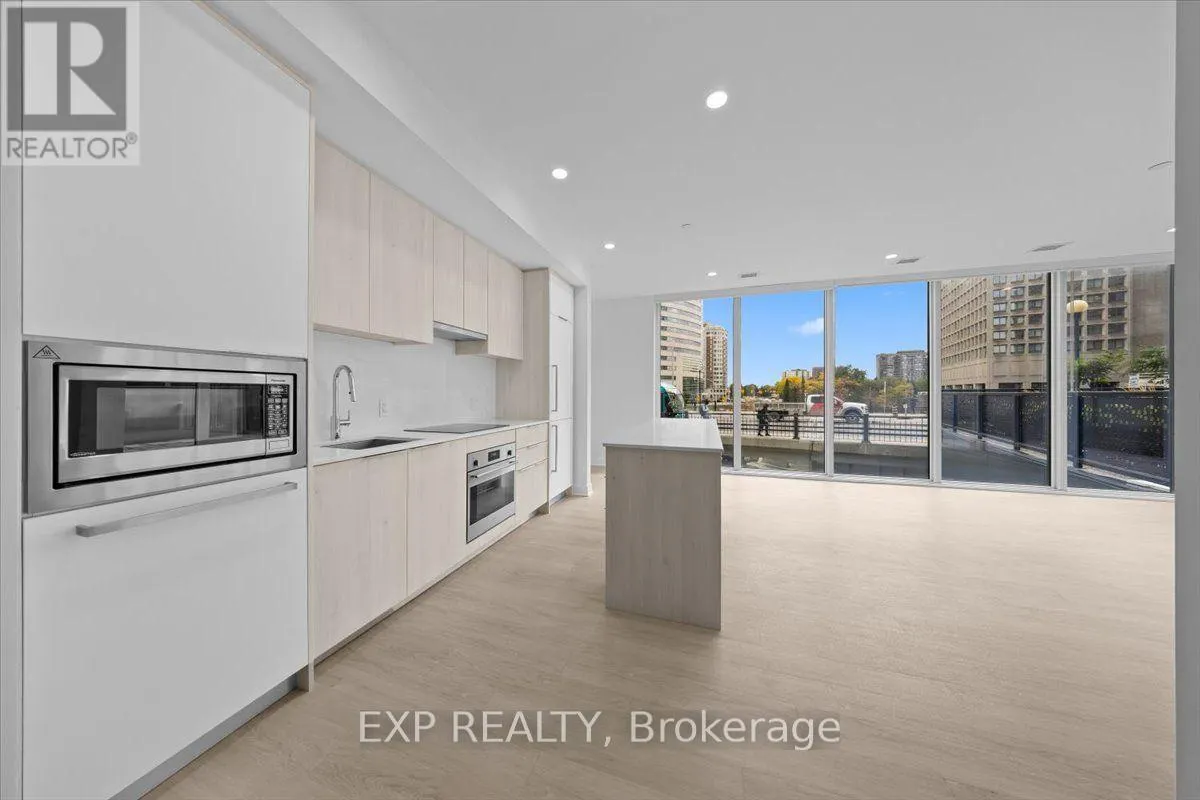 #304 - 74 NICHOLAS STREET