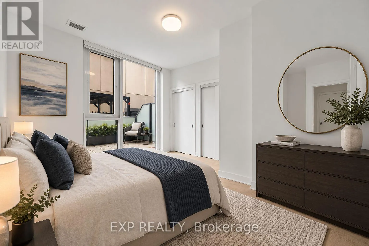 #304 - 74 NICHOLAS STREET