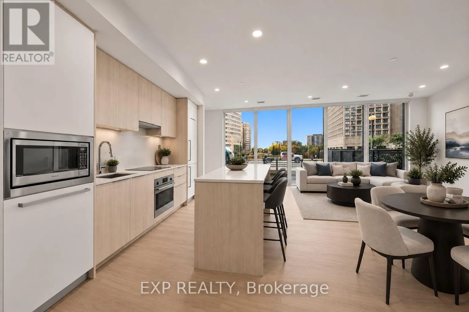 #304 - 74 NICHOLAS STREET