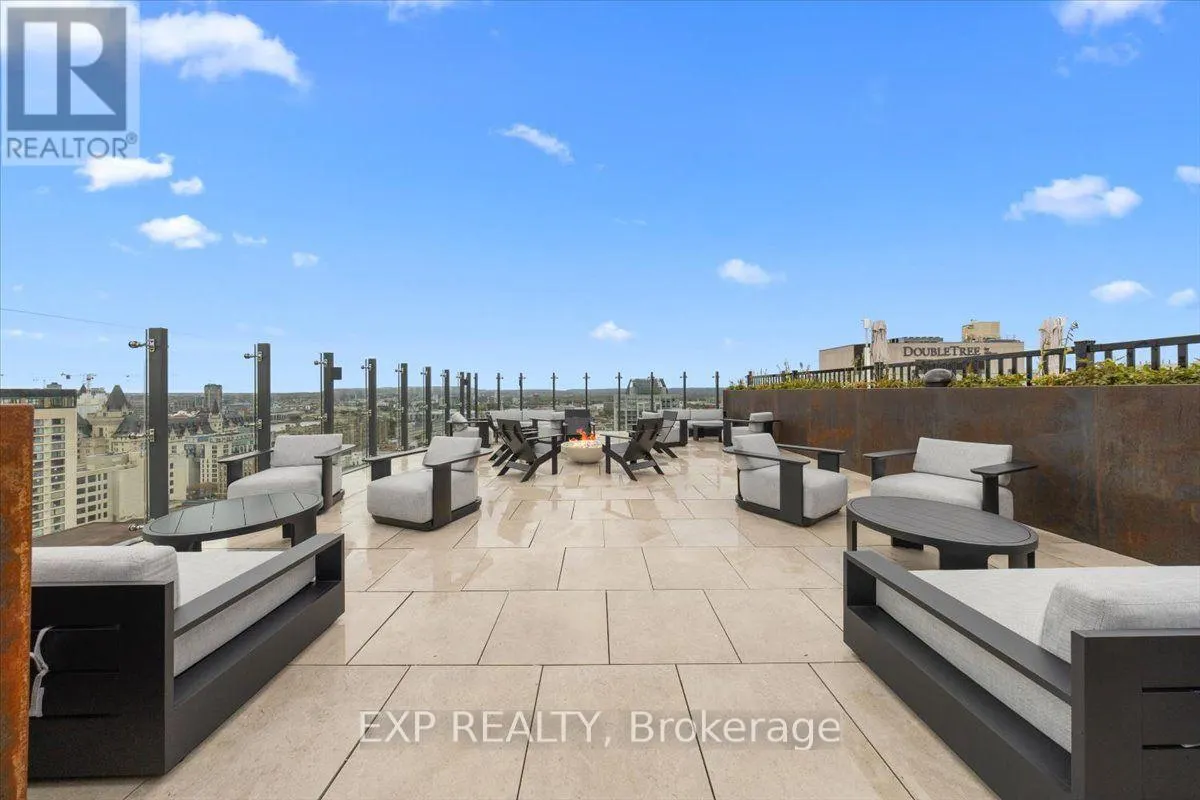 #304 - 74 NICHOLAS STREET