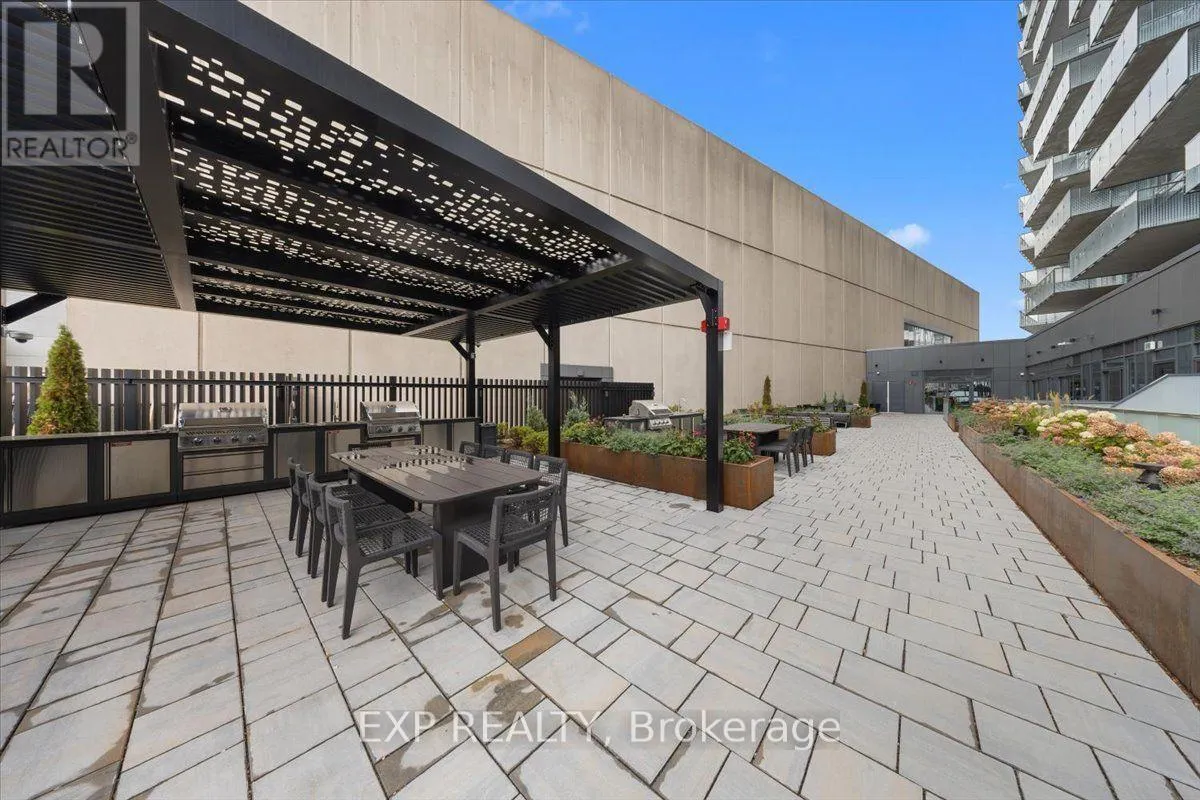 #304 - 74 NICHOLAS STREET