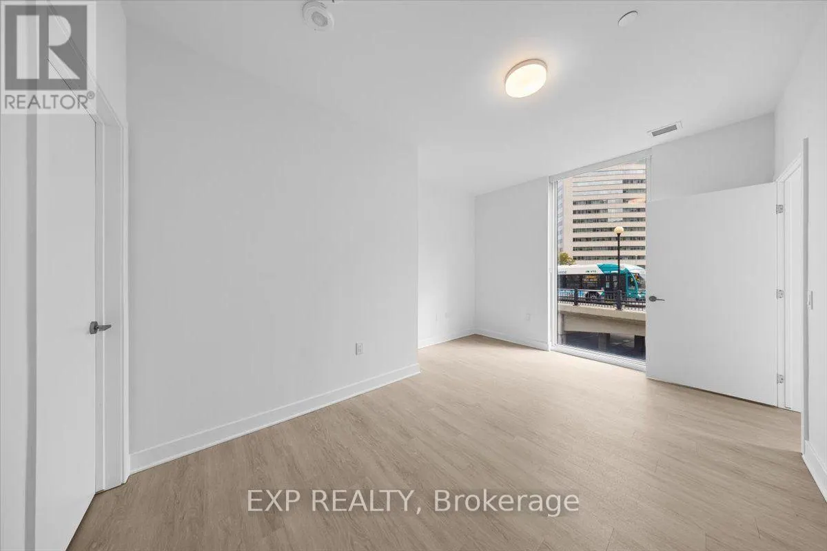 #304 - 74 NICHOLAS STREET