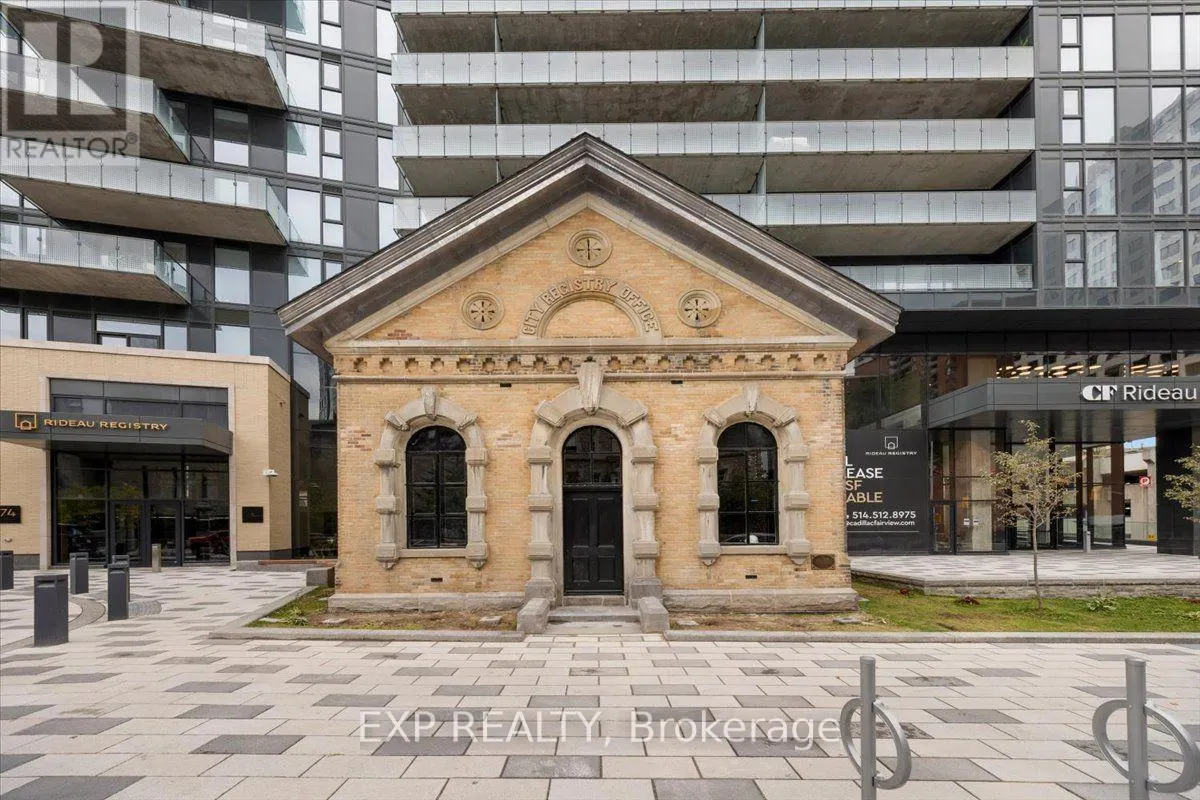 #2105 - 74 NICHOLAS STREET