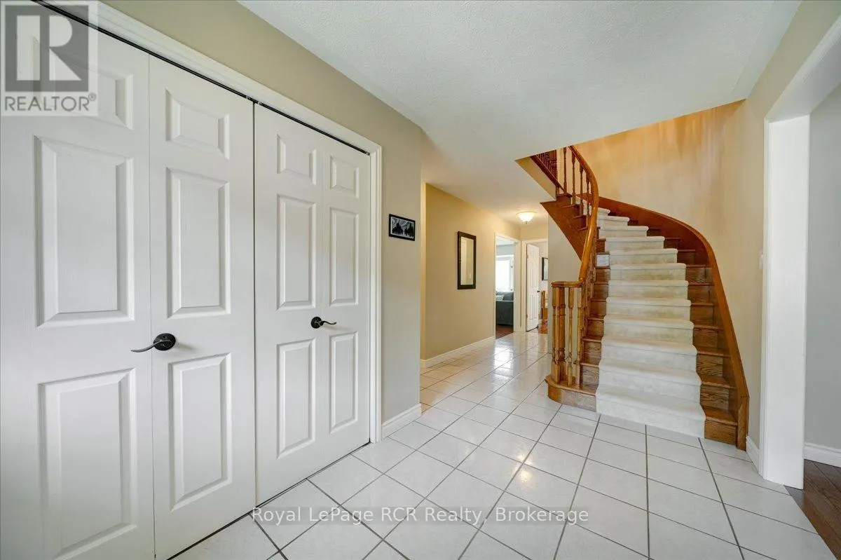 303 6TH AVENUE W