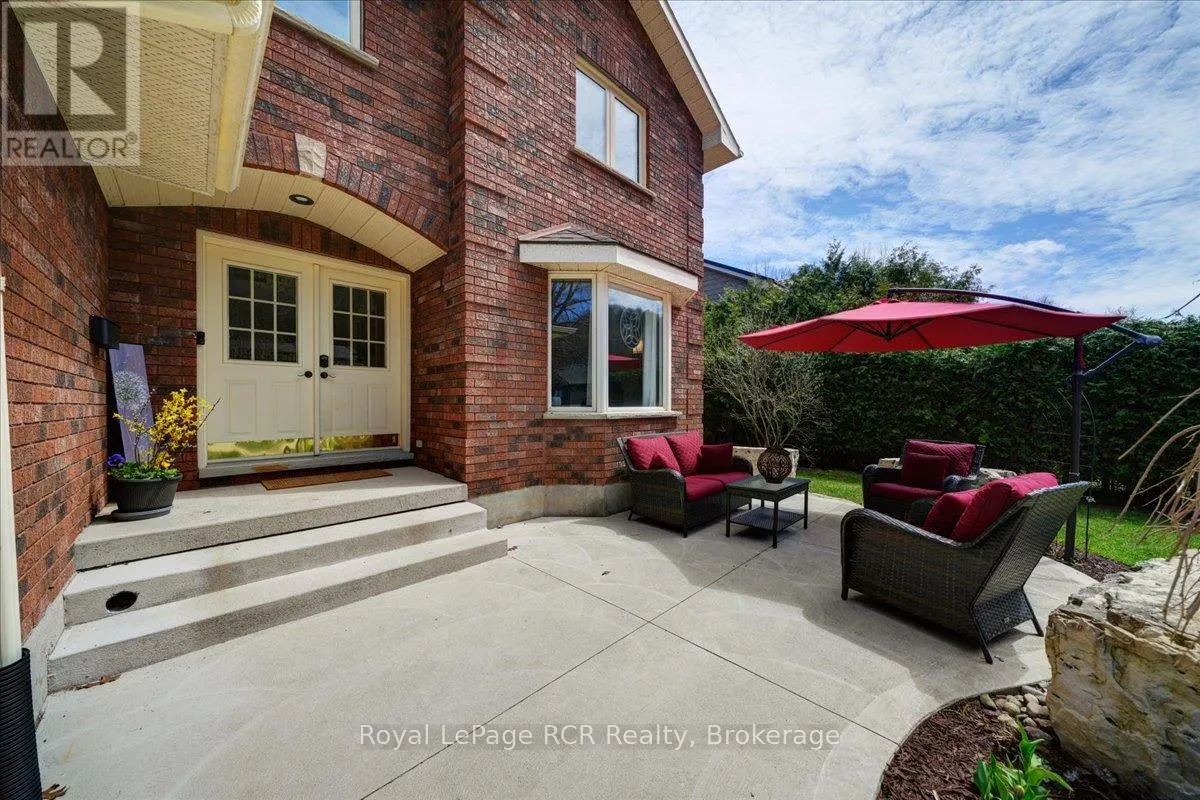 303 6TH AVENUE W