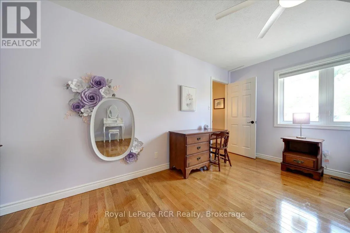 303 6TH AVENUE W