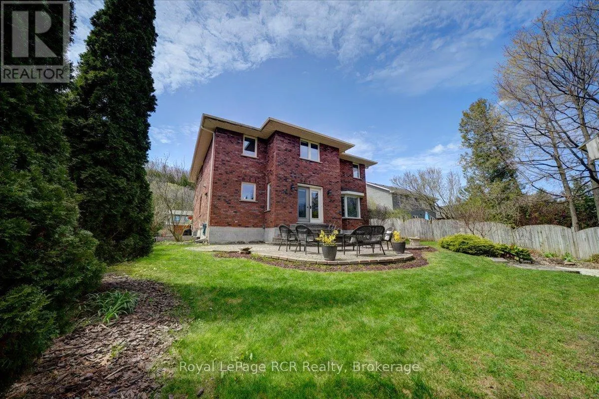 303 6TH AVENUE W