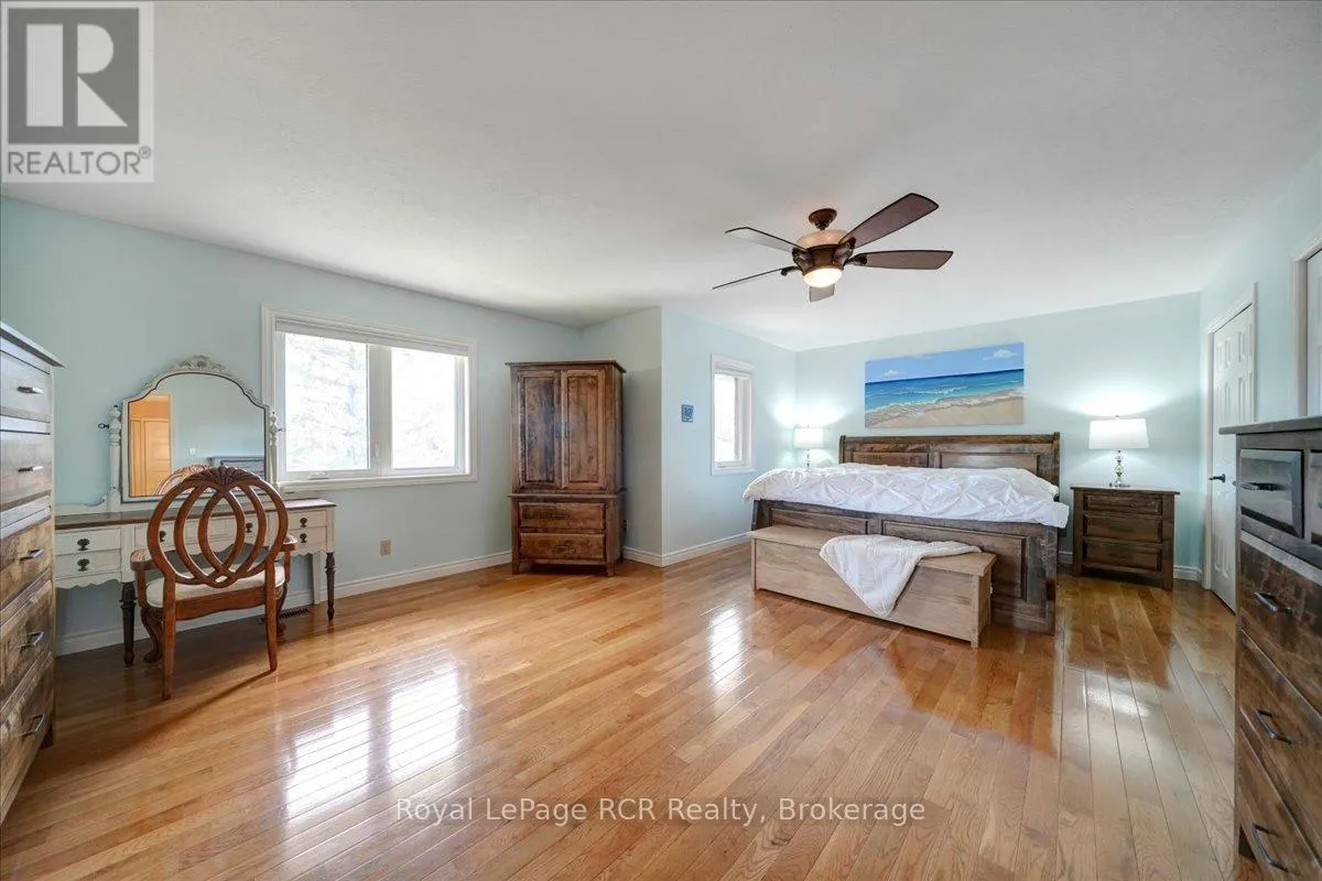 303 6TH AVENUE W