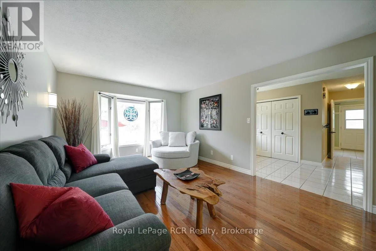 303 6TH AVENUE W