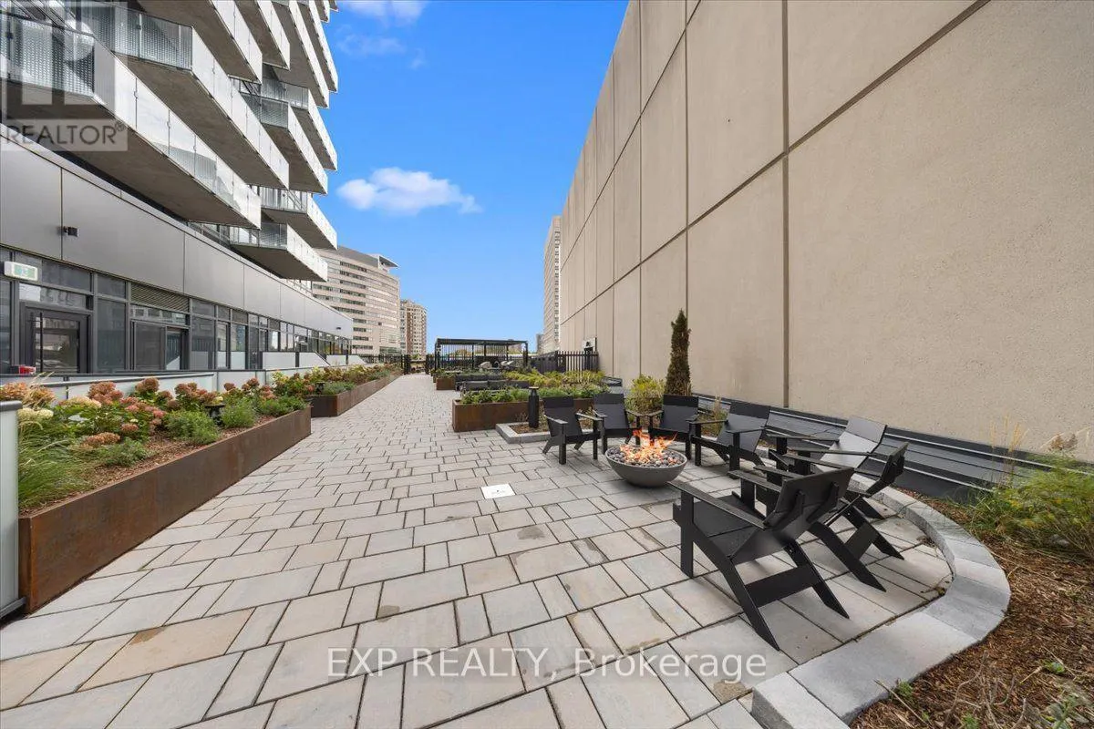 #2013 - 74 NICHOLAS STREET
