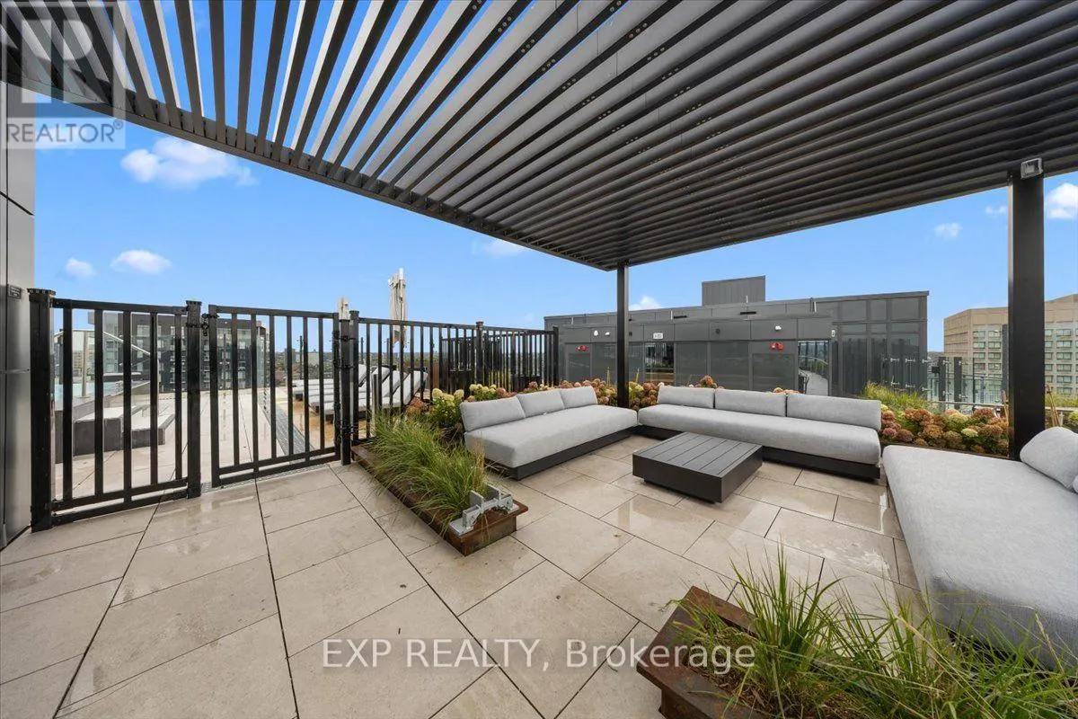 #2013 - 74 NICHOLAS STREET