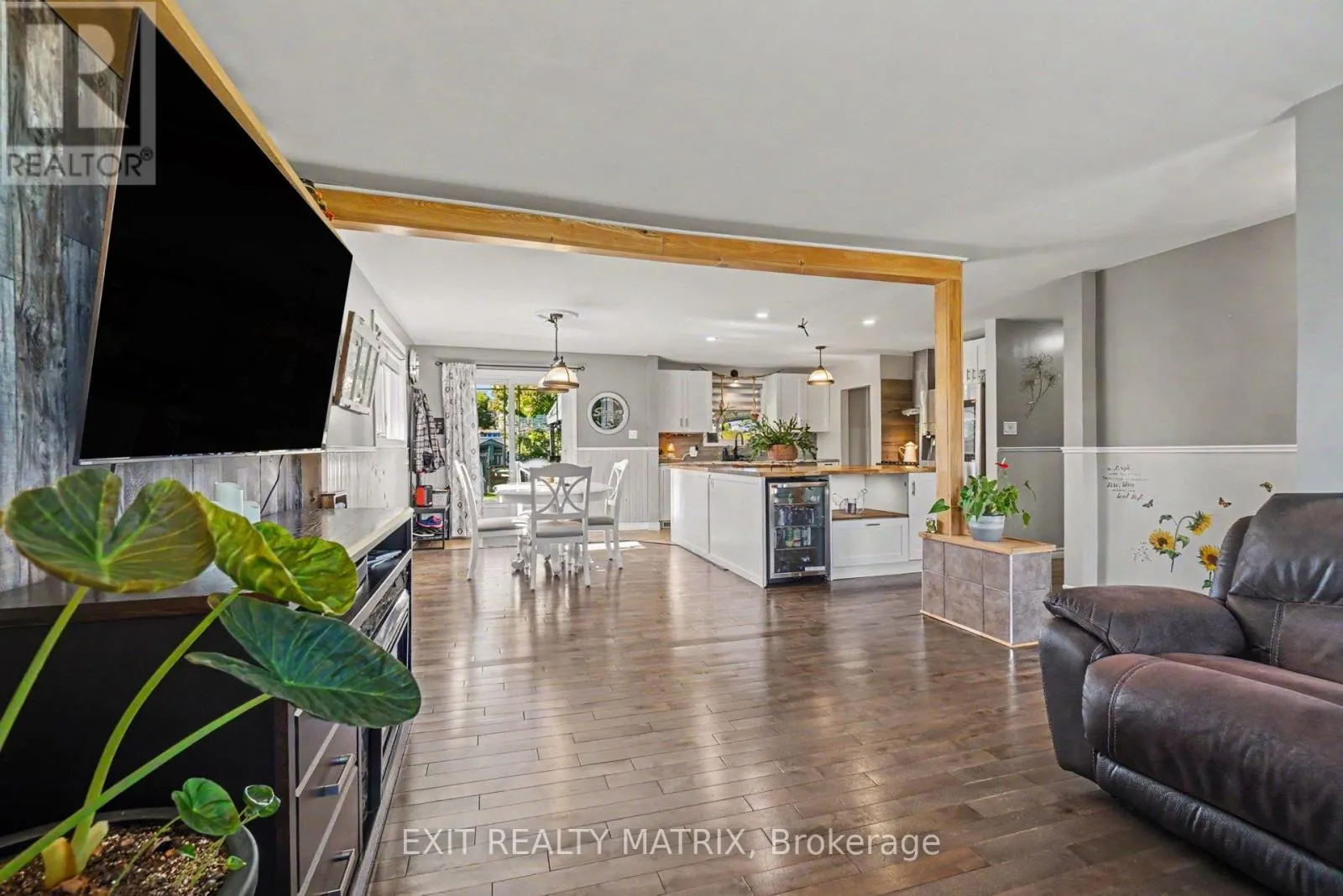 1548 LANDRY ROAD