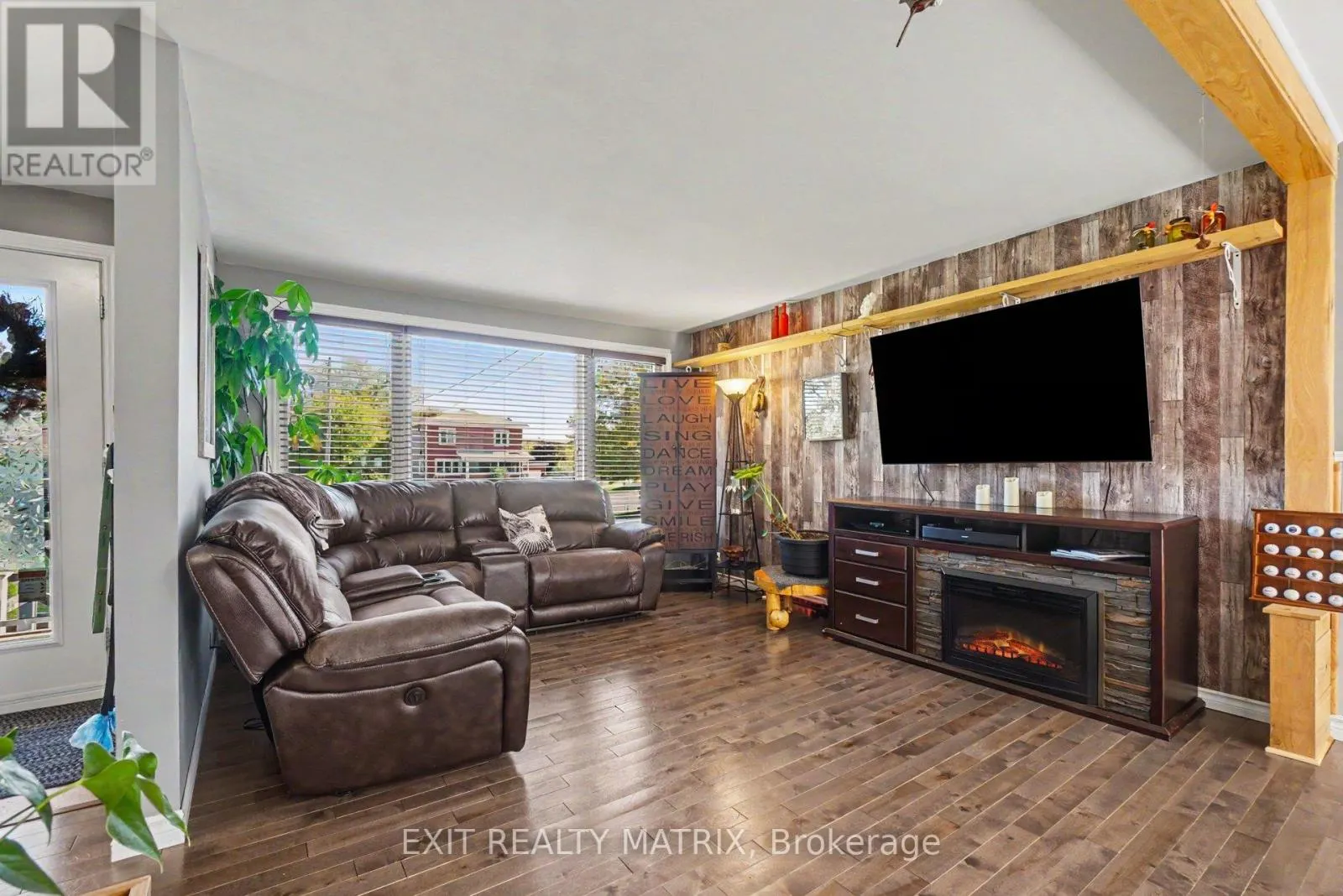 1548 LANDRY ROAD