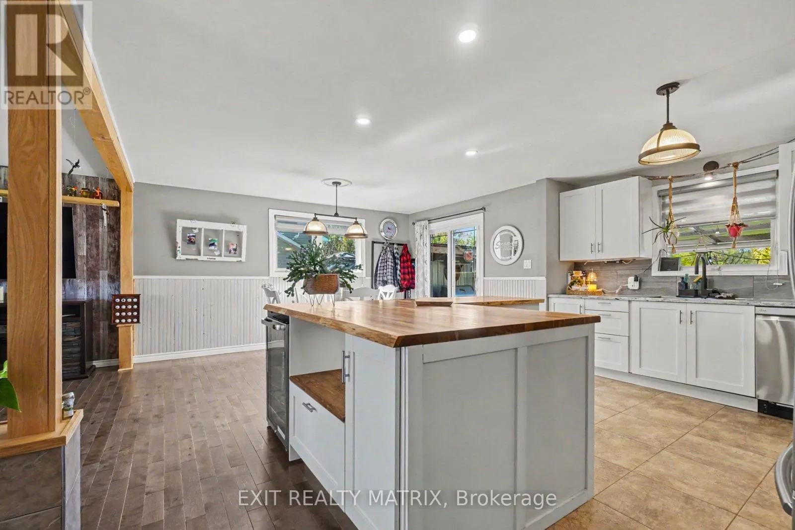 1548 LANDRY ROAD