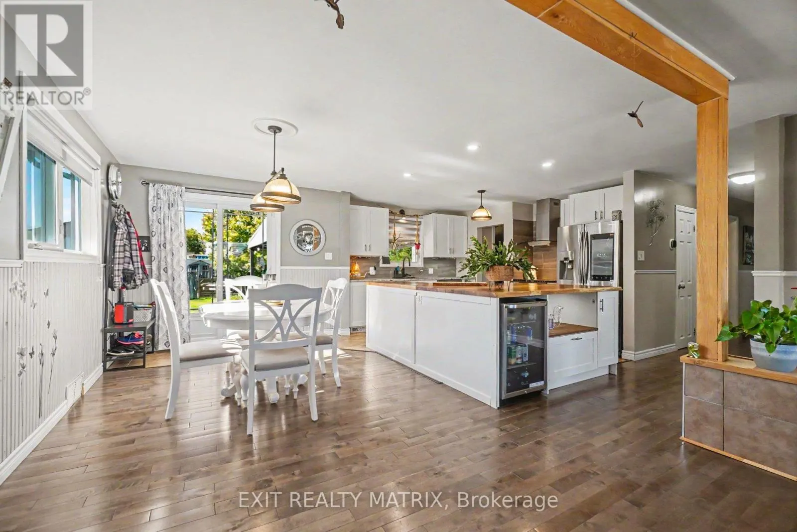 1548 LANDRY ROAD