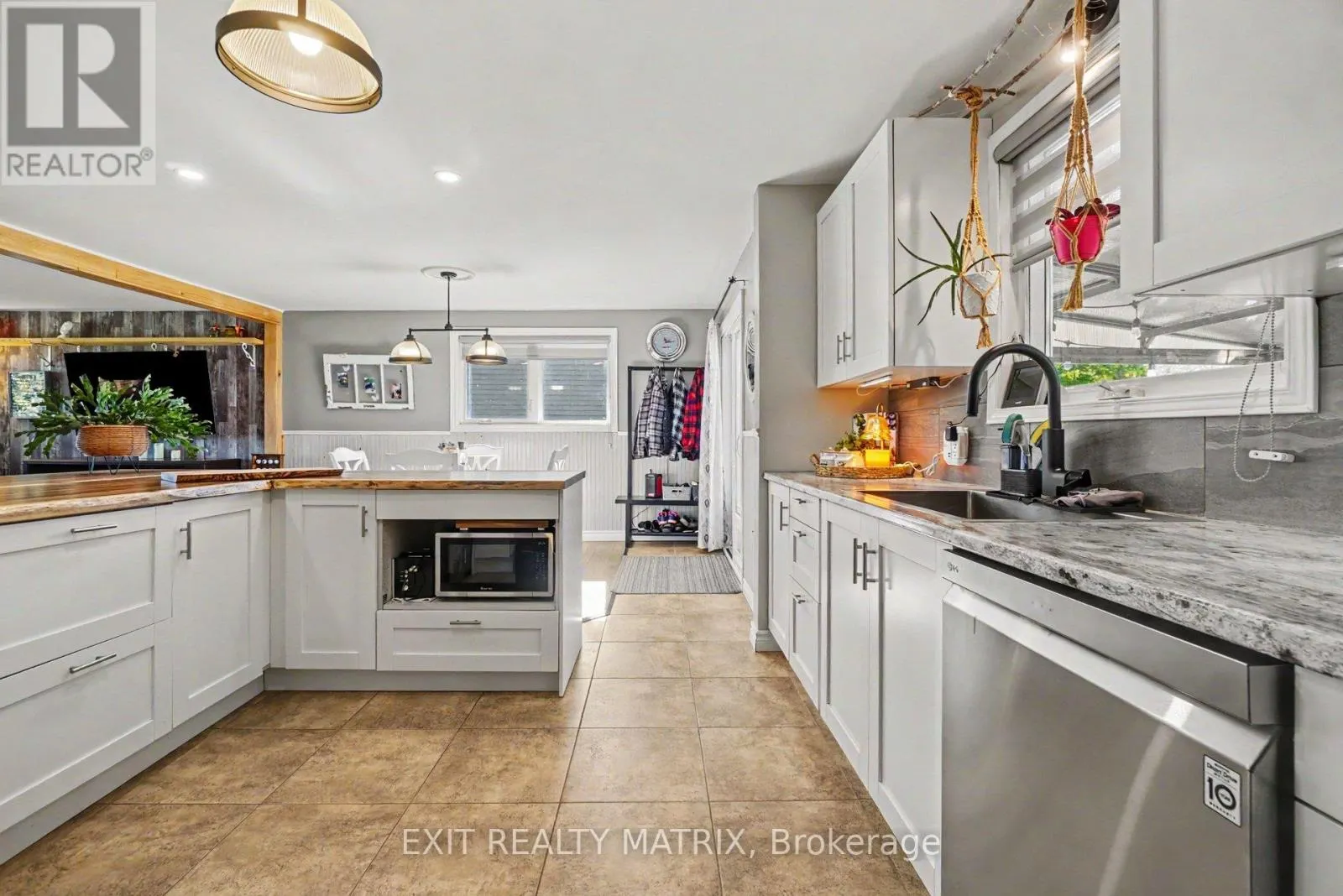 1548 LANDRY ROAD