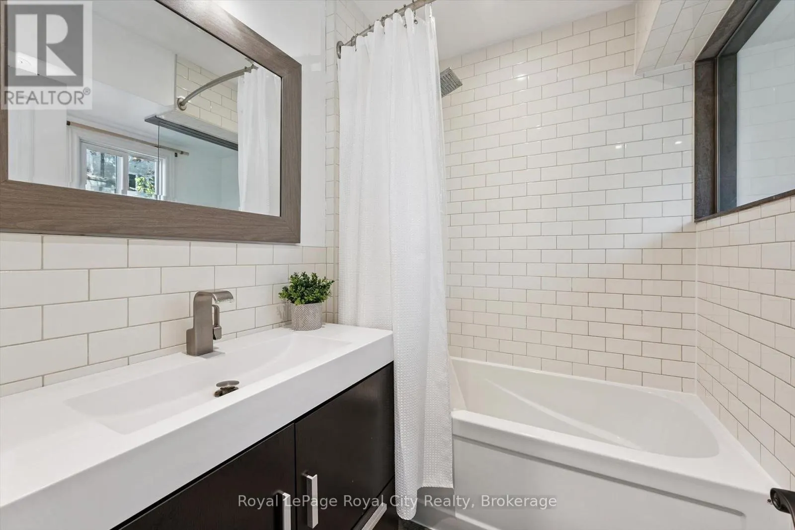 39 RIDGEWOOD AVENUE