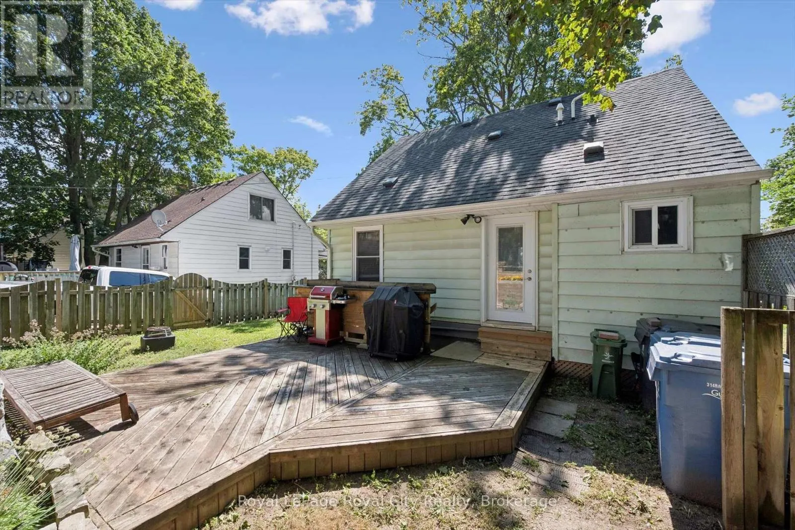 39 RIDGEWOOD AVENUE